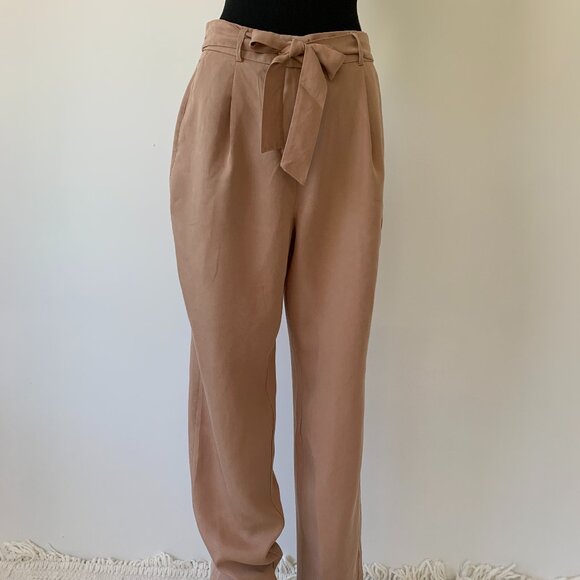 RW&CO Camel Tapered Leg Pants with Front Tie Detail - Size 8 - Picture 1 of 7